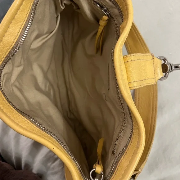 Miu Miu butter yellow Leather Bag - Picture 6 of 10